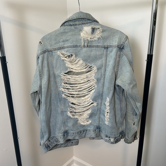 TopShop Moto Distressed Light Wash Cotton Denim Jean Jacket Size 2 - Picture 4 of 7